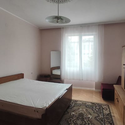 Miete einer gemütlichen 3-Zimmer-Wohnung im Stadtzentrum von Varna, Bulgarien